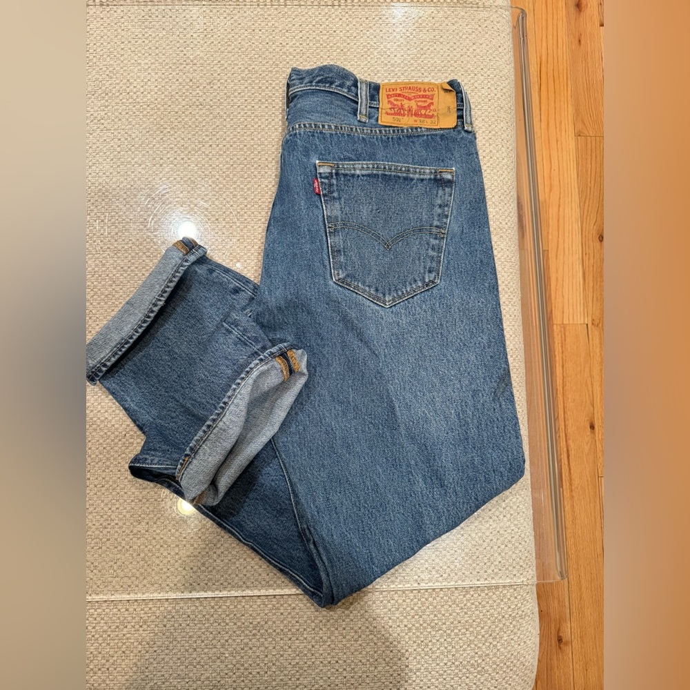 LEVI BUTTON FLY 501 JEANS